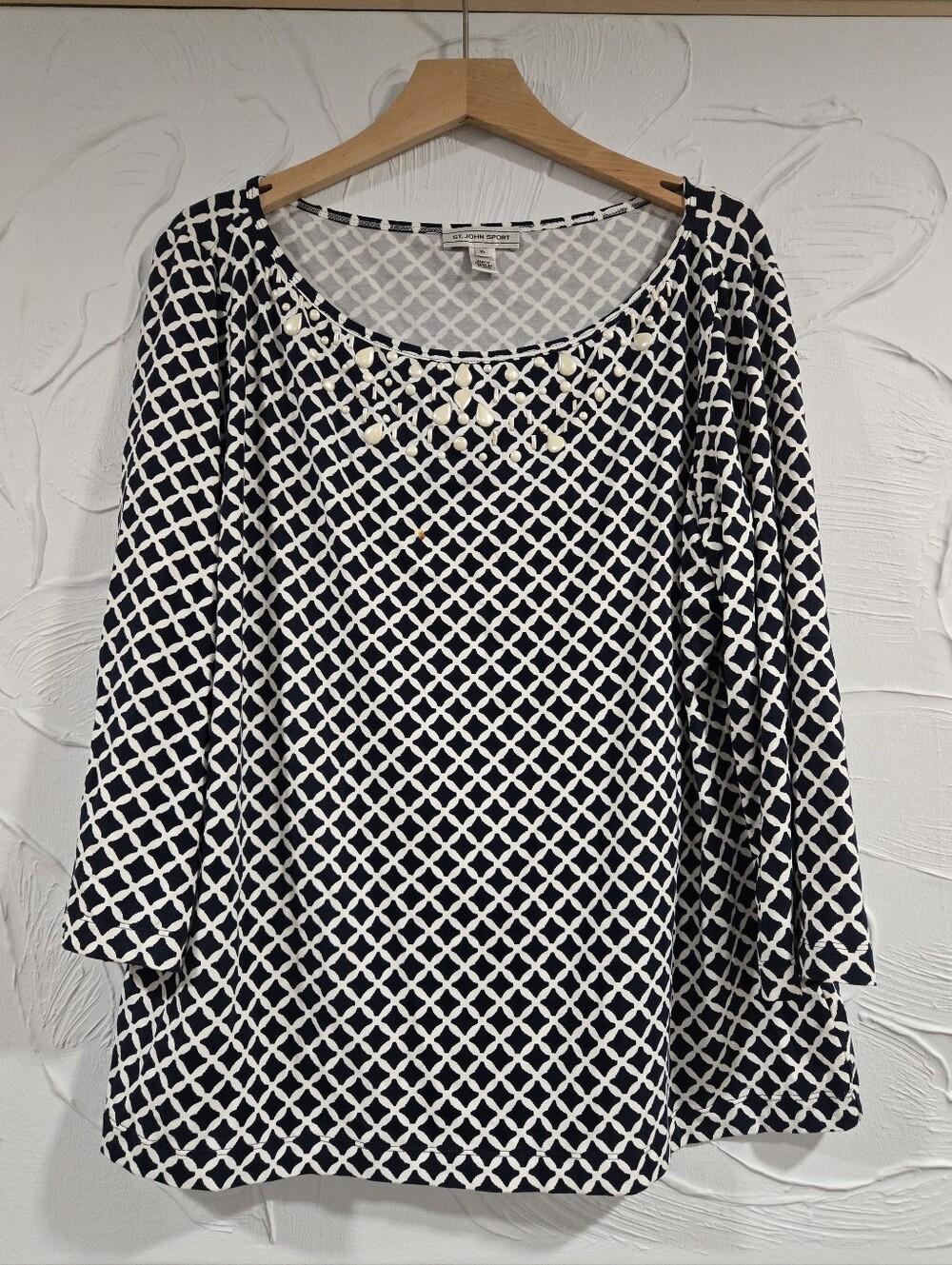 St. John Sport• Navy and White Lattice Scoop Neck Jewel Top. Sz XL